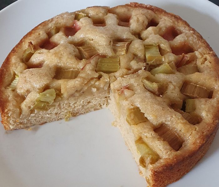 Vegan Rhubarb & Custard Cake